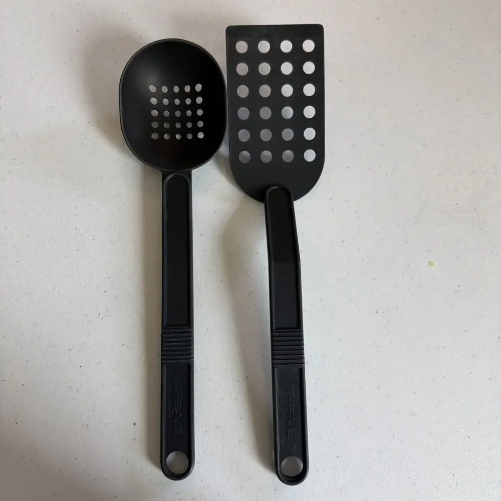 T-fal Black Nylon Spatula Circle Holes Lightweight Plastic Flipper Utensil 2